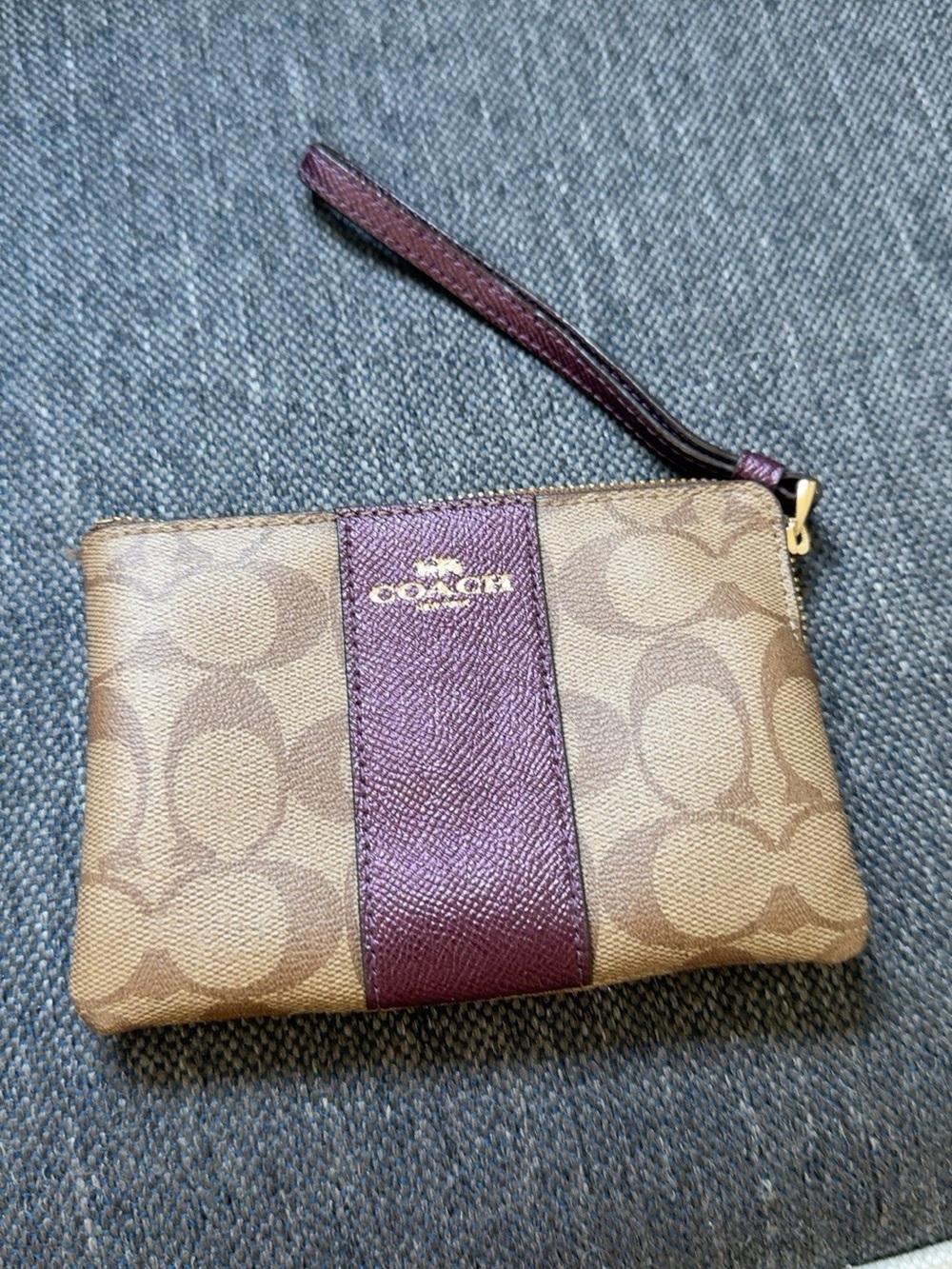 Coach F58035 Signature Canvas Corner Zip Wristlet Khaki Burgundy